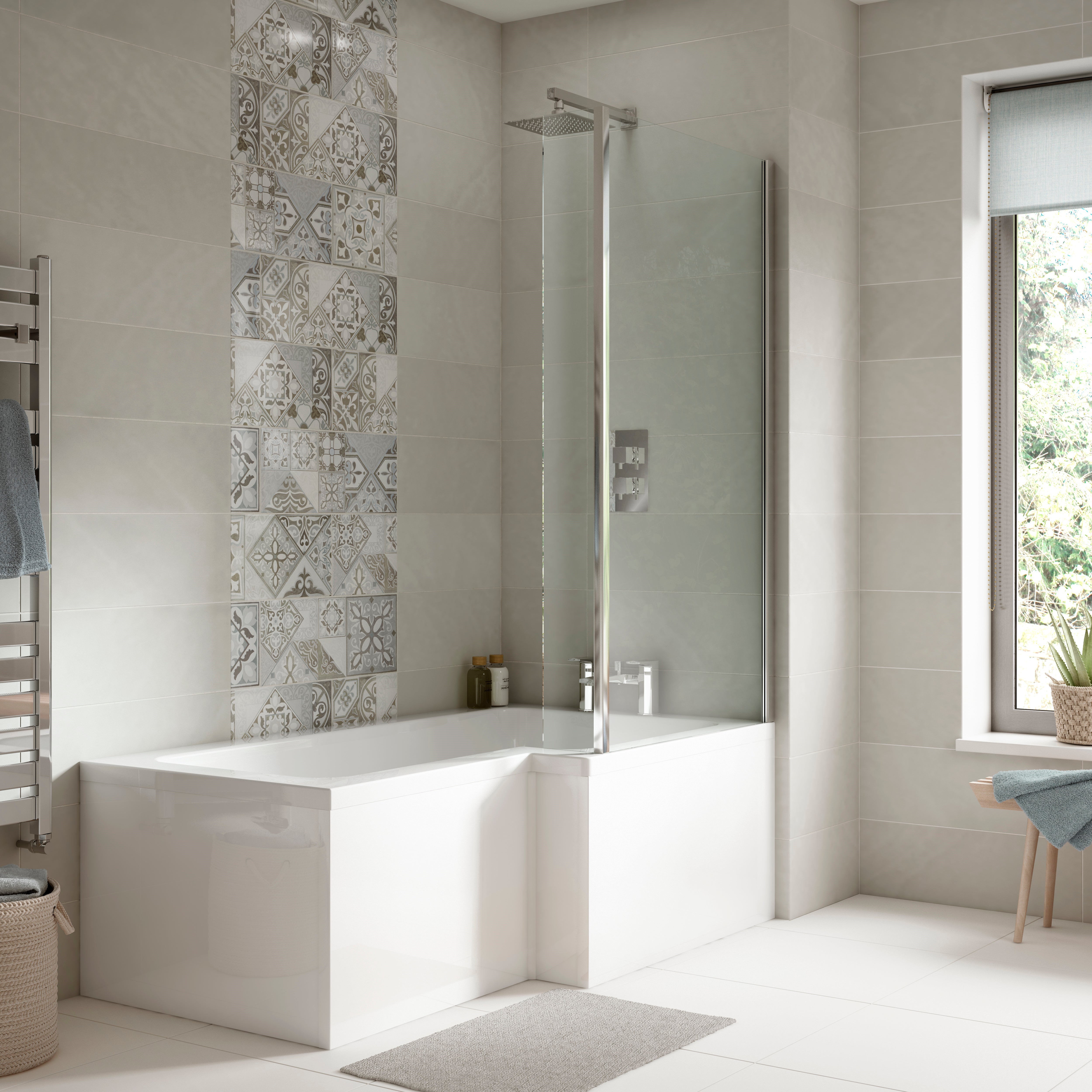 L Shape Right Handed Bath & Screen 1700MM Width 850MM Depth 400MM